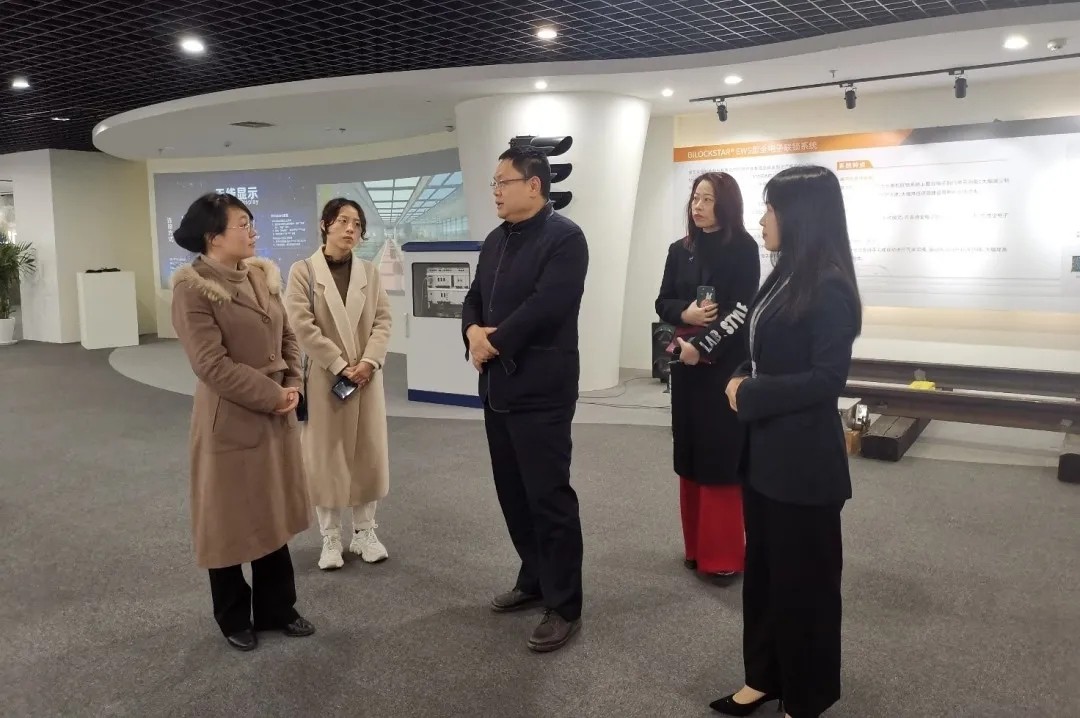 12.webp.jpg 12.webp.jpg